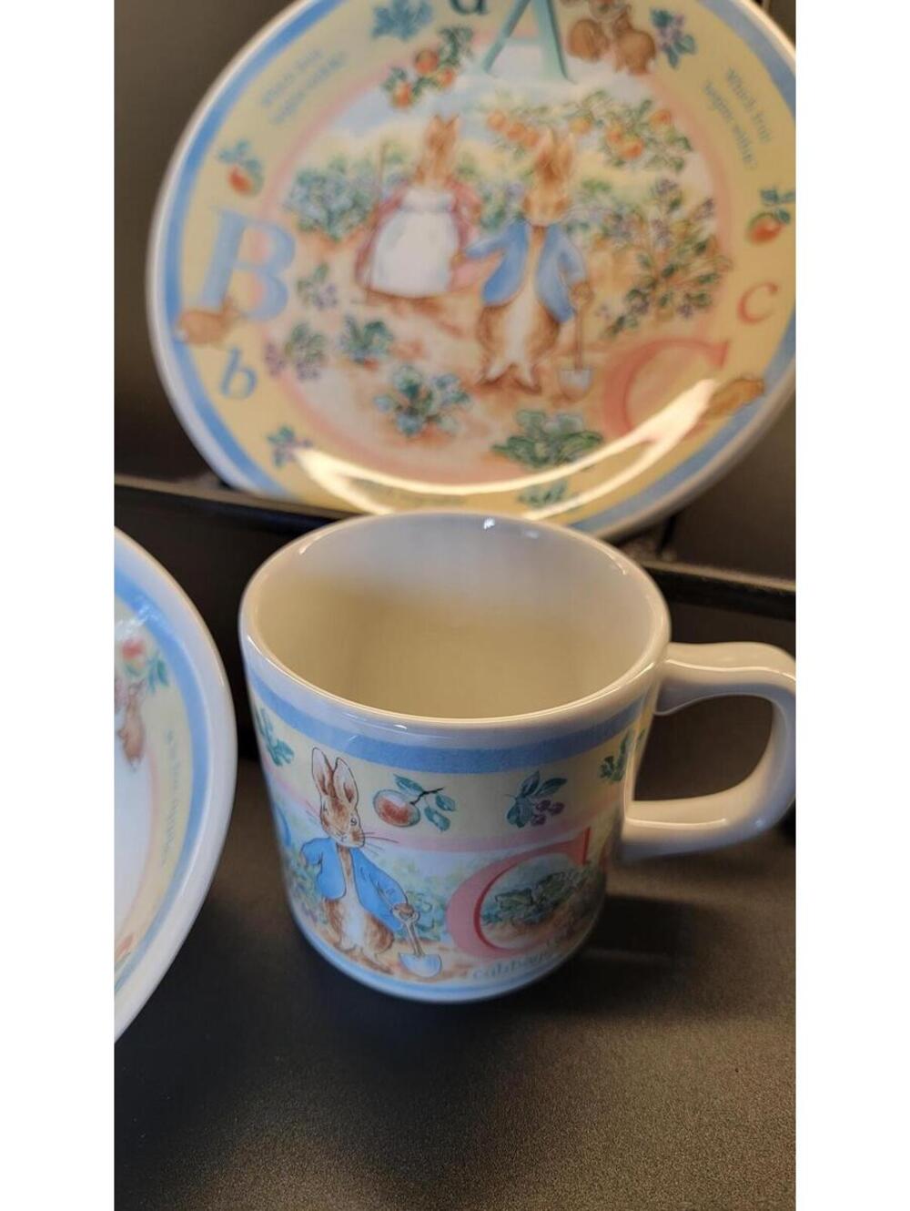 Peter Rabbit Wedgewood Made In England Infant 3 piece feeding set